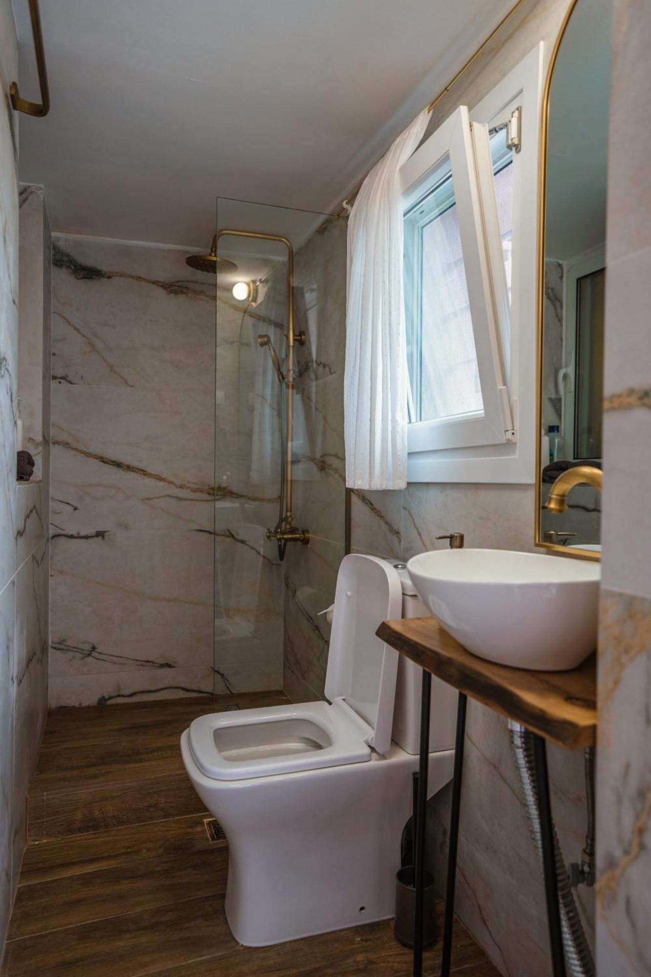 Athina'S Little Apartment เทสซาโลนิกิ ภายนอก รูปภาพ